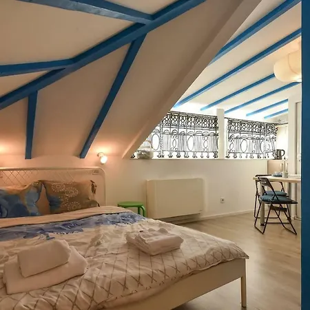 Apartment The Ivy House - A Cozy Attic Near The Center By Flat Mаnager